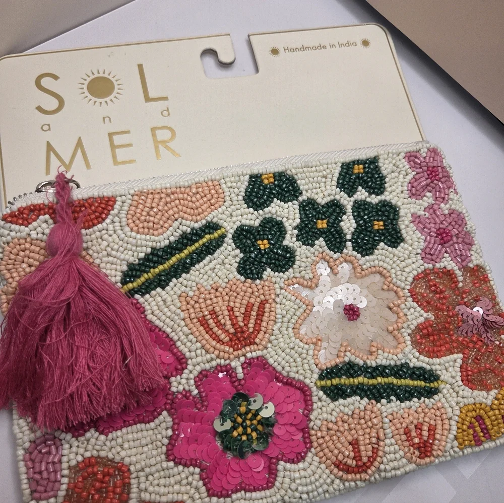 💕▪️Sol And Mer ▪️Pink Floral Beaded  Coin Purse Wristlet